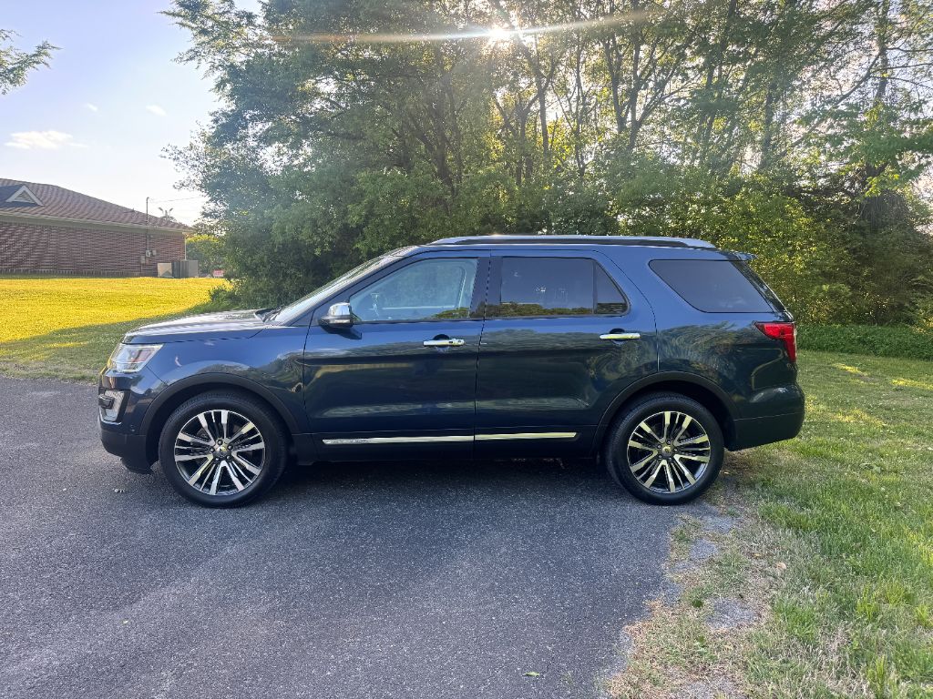 2016 Ford Explorer - $9,995