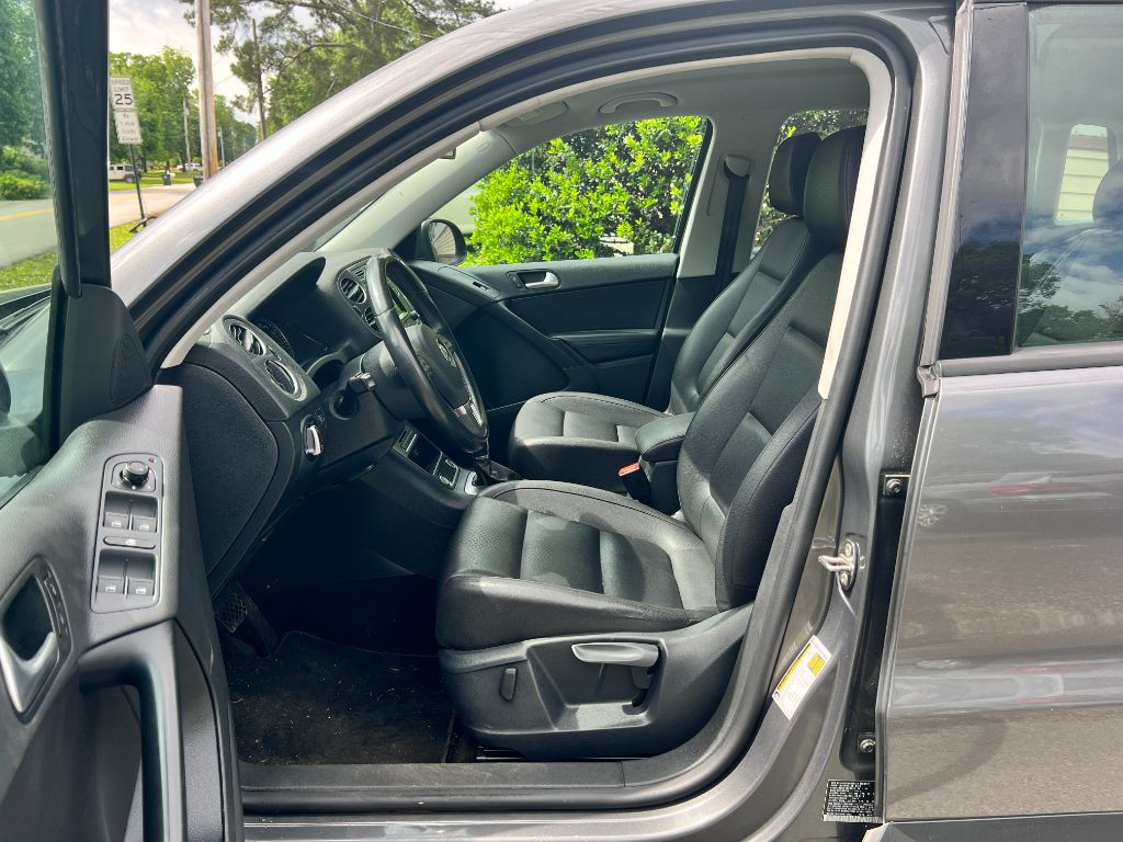 2016 Volkswagen Tiguan S photo