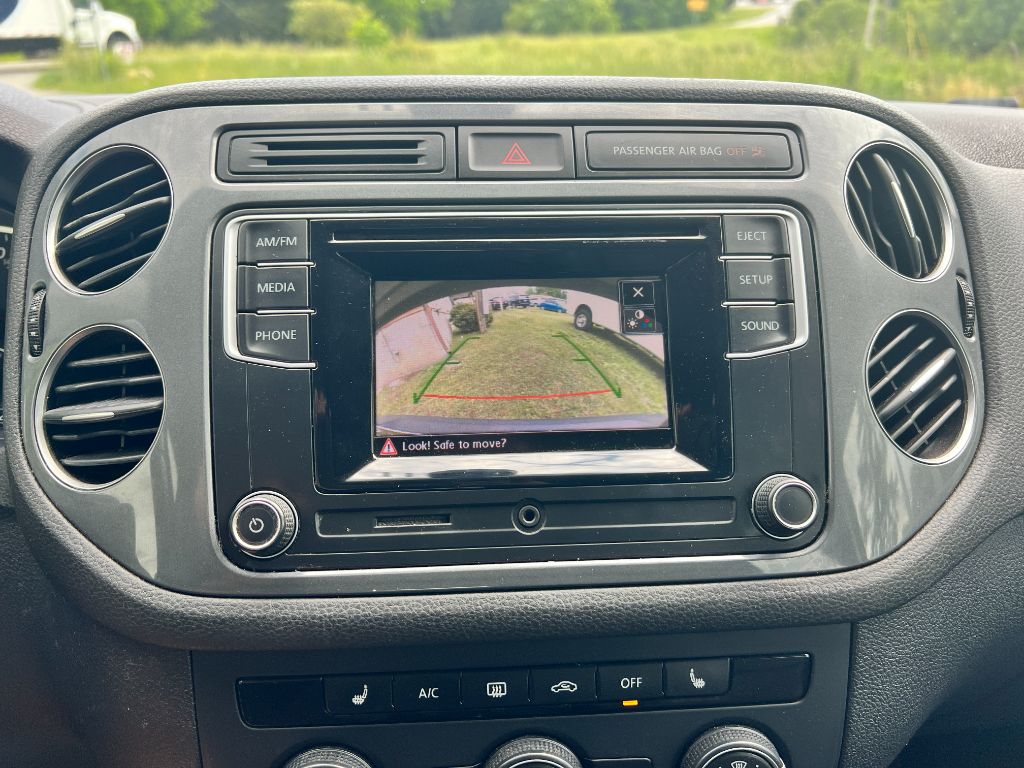 2016 Volkswagen Tiguan S photo