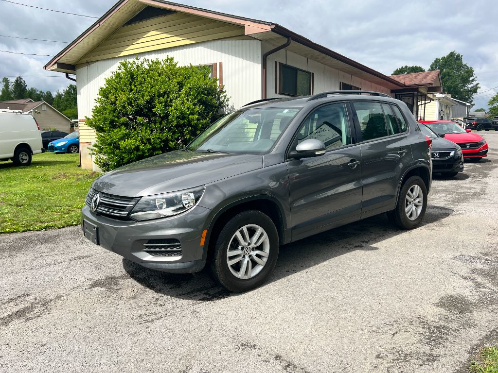 2016 Volkswagen Tiguan S photo