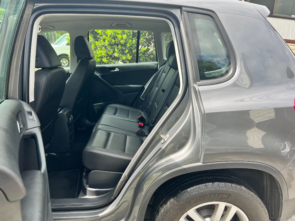 2016 Volkswagen Tiguan S photo