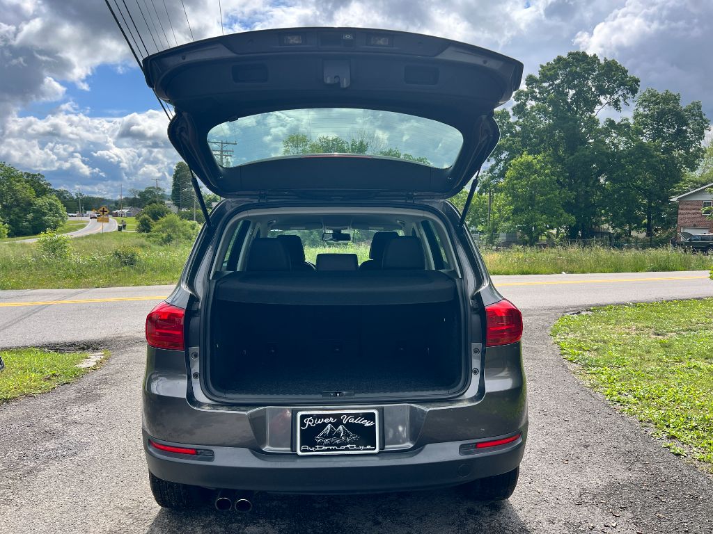 2016 Volkswagen Tiguan S photo
