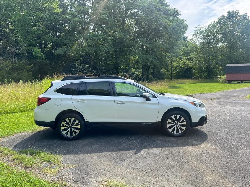 2017 Subaru Outback - $8,995