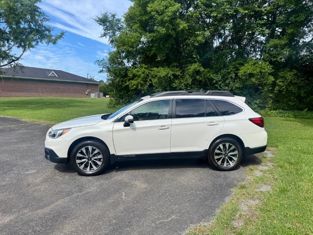 2017 Subaru Outback - $8,995
