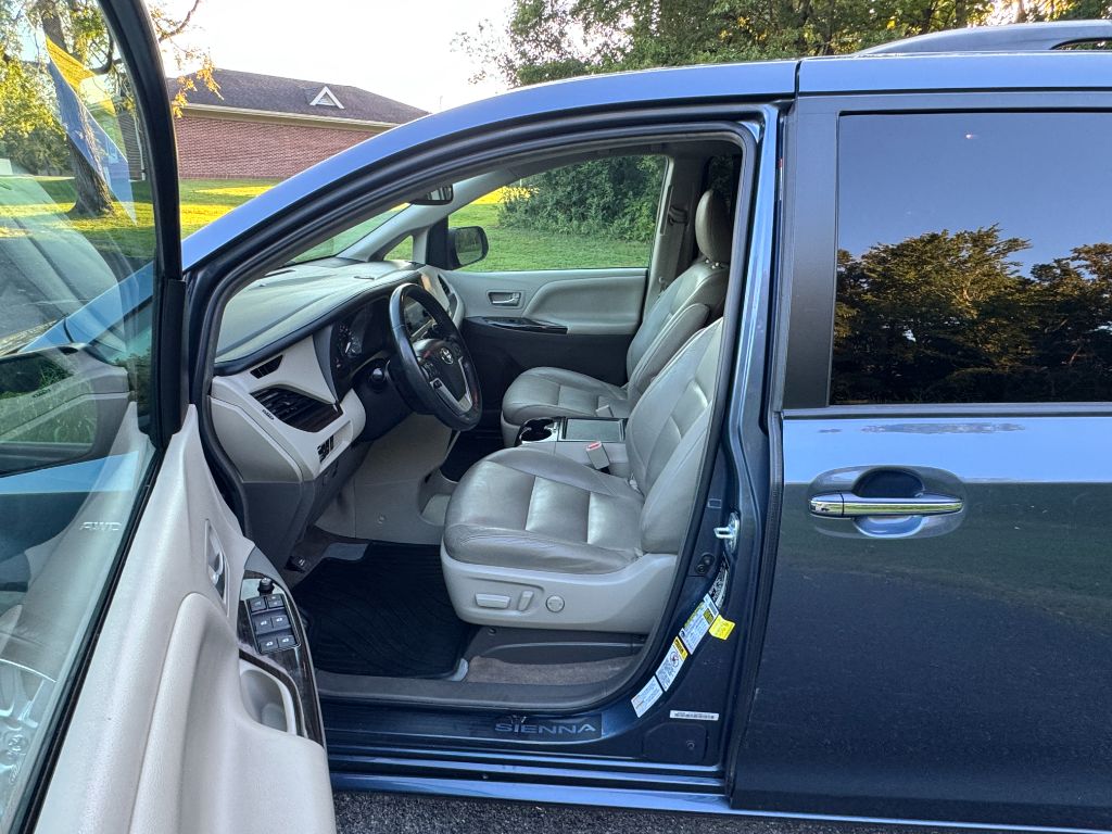 2017 Toyota Sienna - $15,995