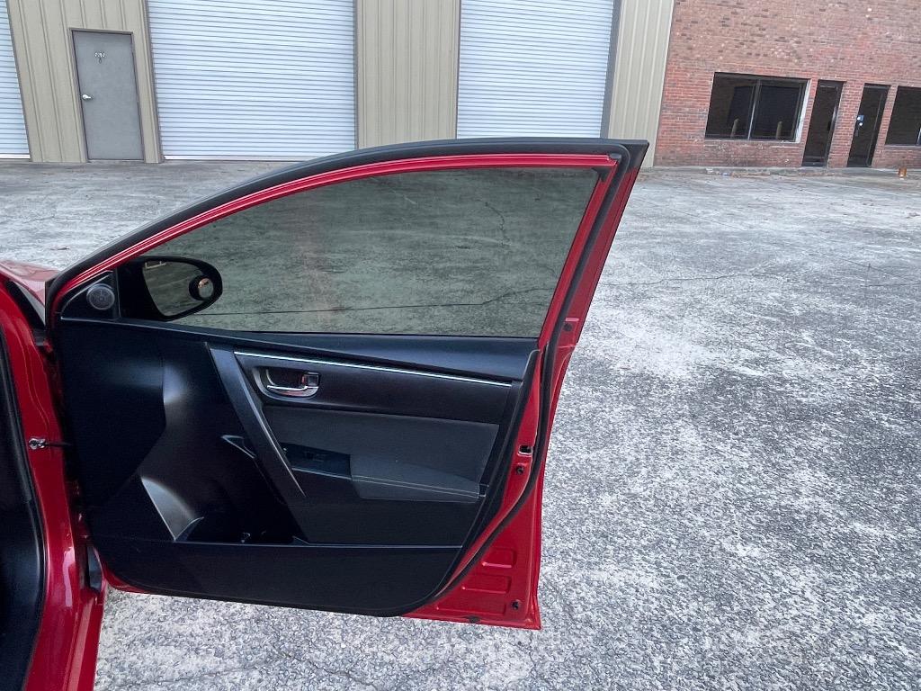 2017 Toyota Corolla LE photo