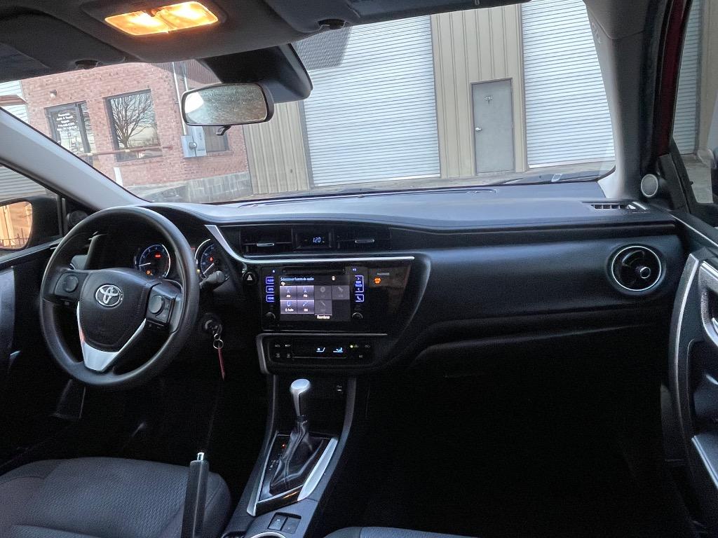 2017 Toyota Corolla LE photo
