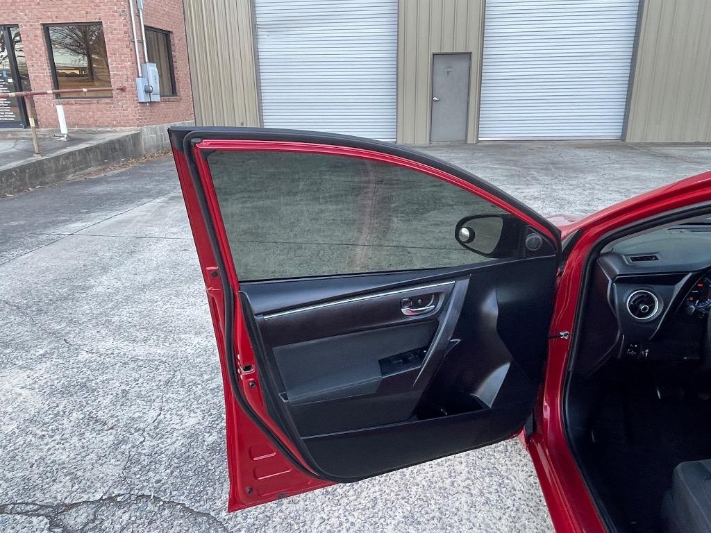 2017 Toyota Corolla LE photo