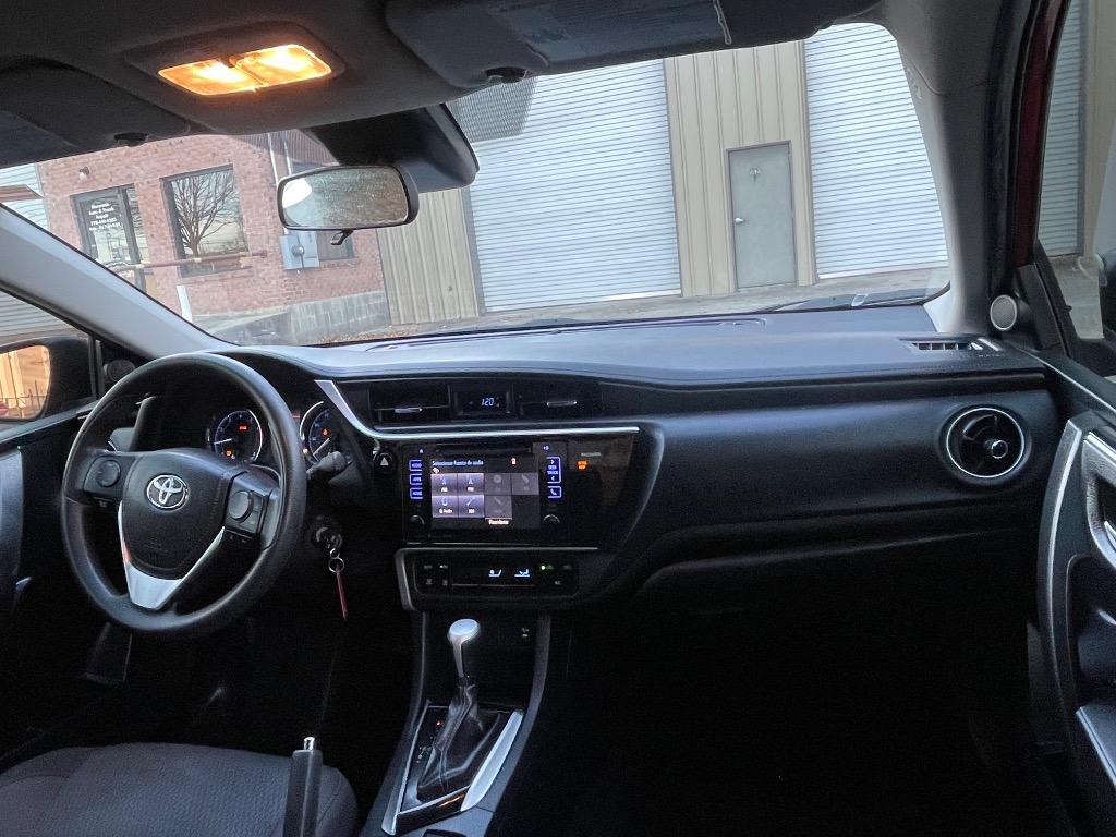 2017 Toyota Corolla LE photo