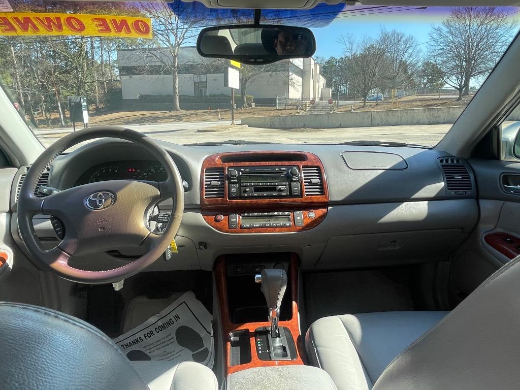 2004 Toyota Camry LE V6 photo