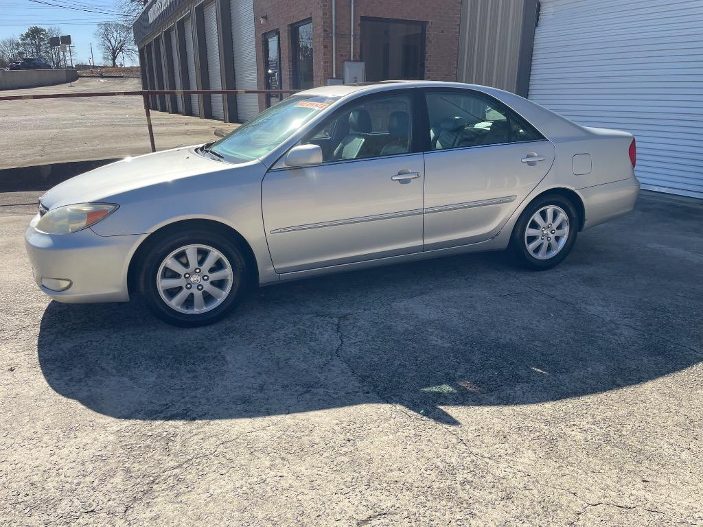 2004 Toyota Camry LE V6 photo