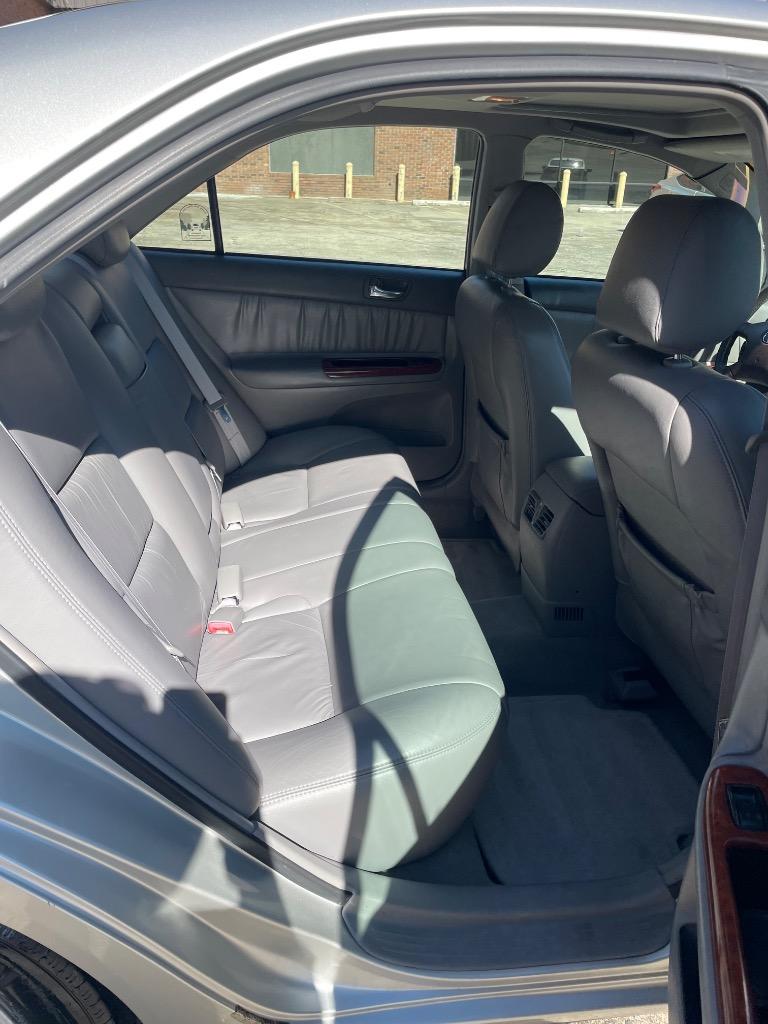2004 Toyota Camry LE V6 photo