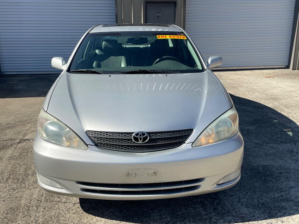 2004 Toyota Camry LE V6 photo