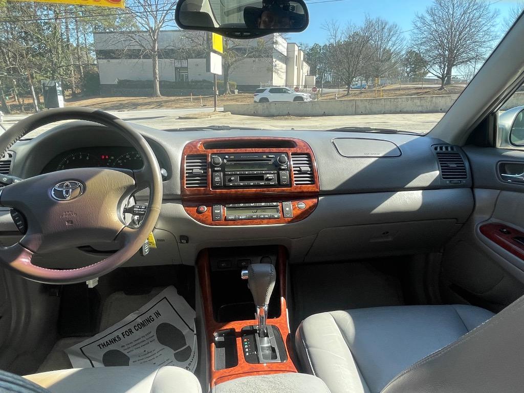 2004 Toyota Camry LE V6 photo