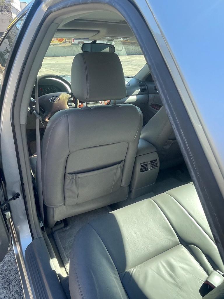 2004 Toyota Camry LE V6 photo