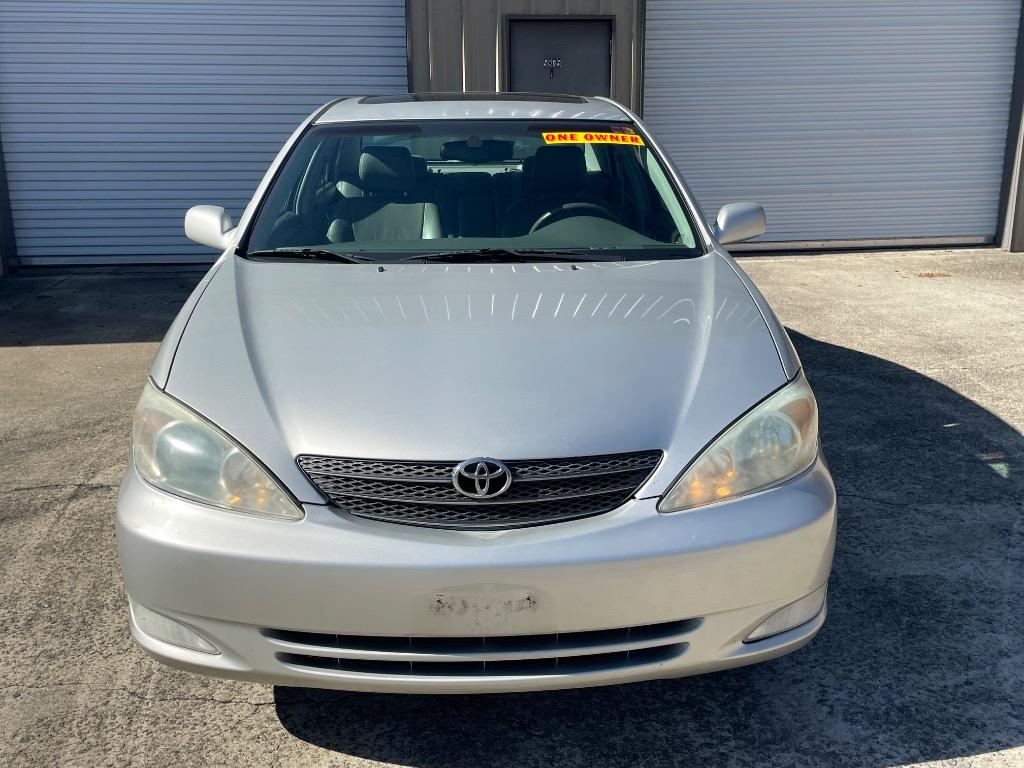 2004 Toyota Camry LE V6 photo