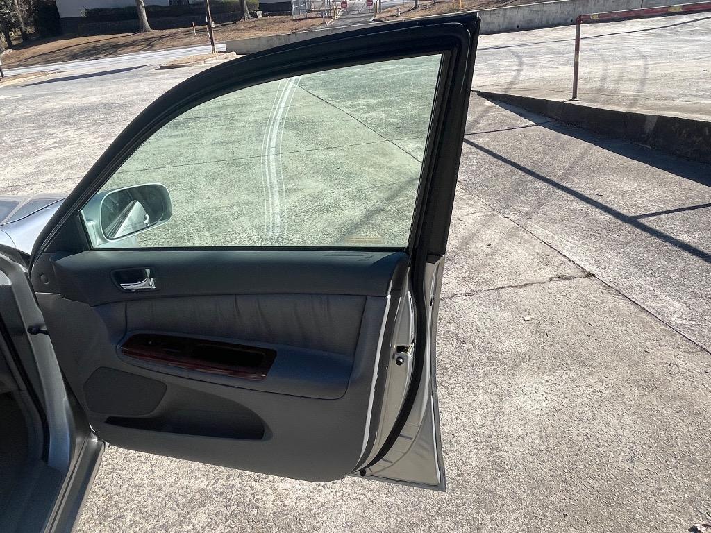 2004 Toyota Camry LE V6 photo