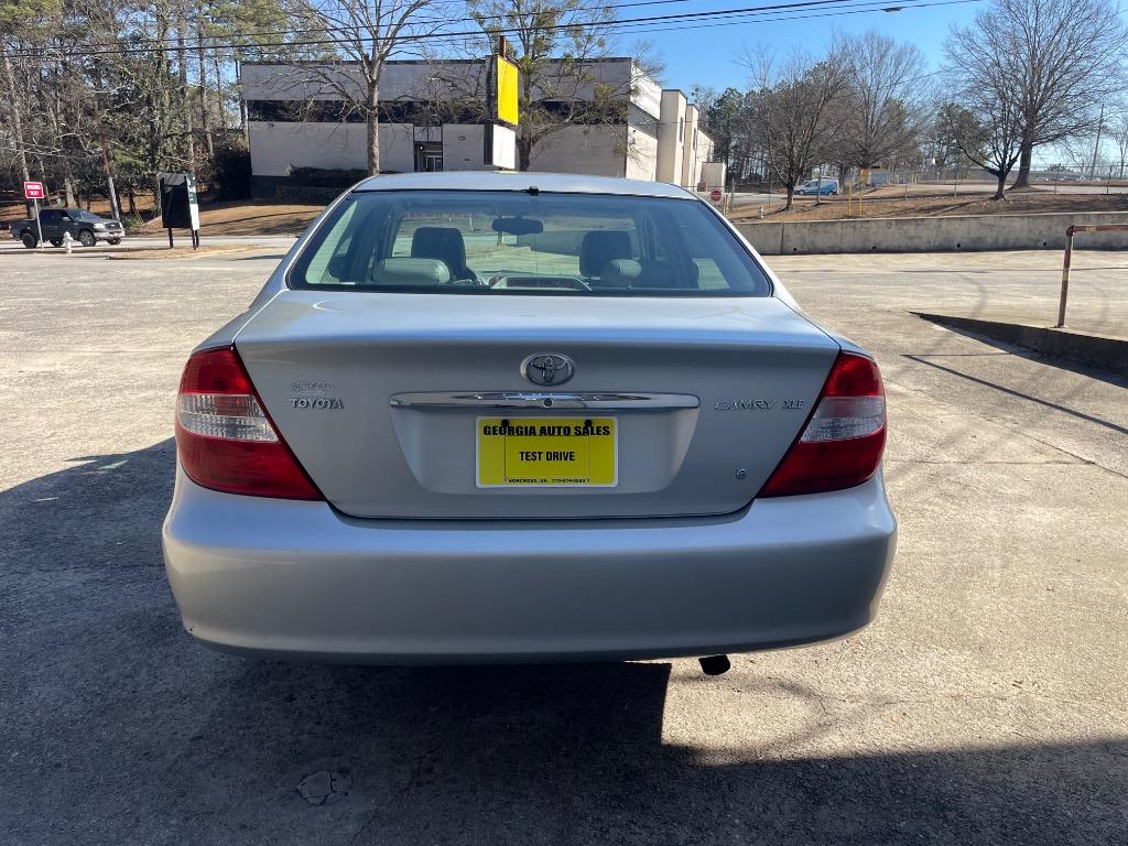 2004 Toyota Camry LE V6 photo
