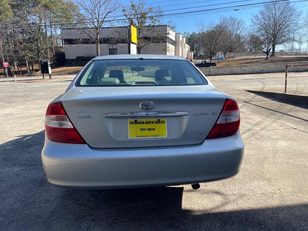 2004 Toyota Camry LE V6 photo