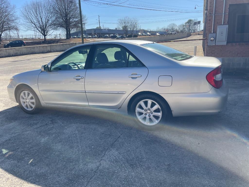 2004 Toyota Camry LE V6 photo