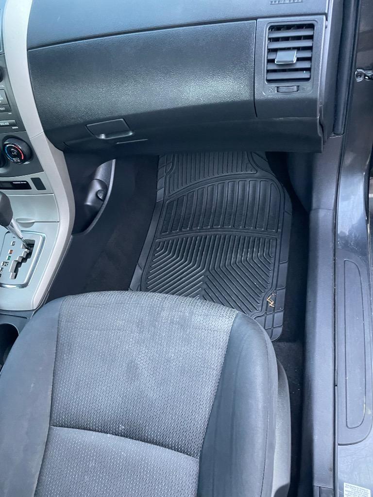 2010 Toyota Corolla photo