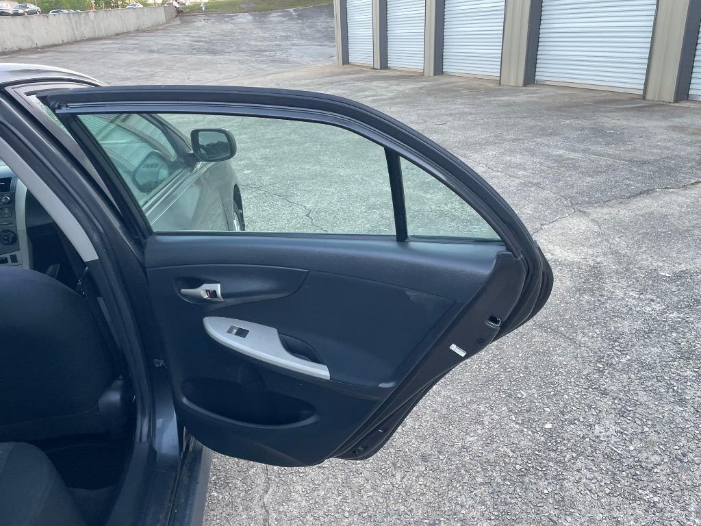2010 Toyota Corolla photo