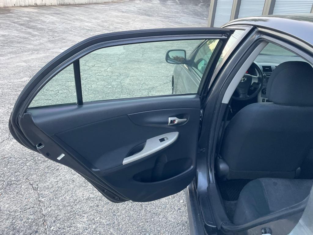 2010 Toyota Corolla photo