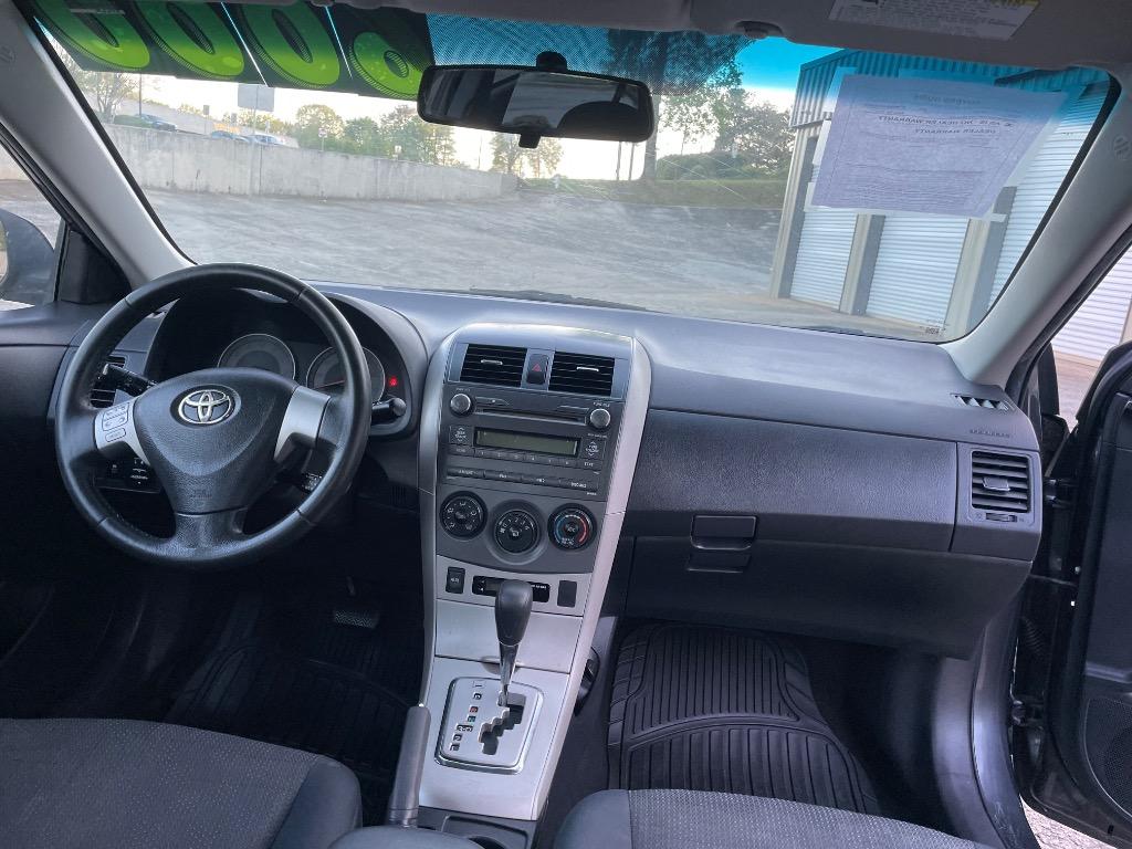 2010 Toyota Corolla photo