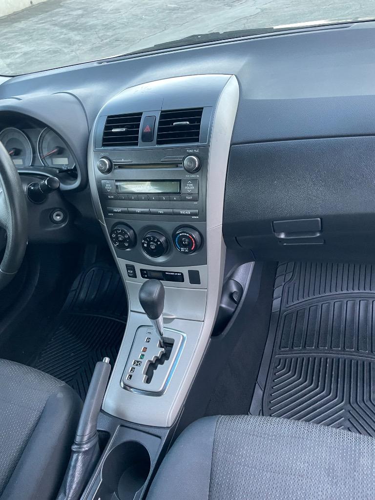 2010 Toyota Corolla photo