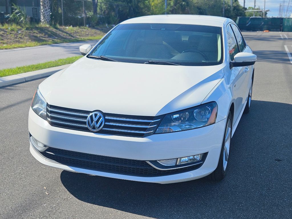 The 2015 Volkswagen Passat Limited Edition photos