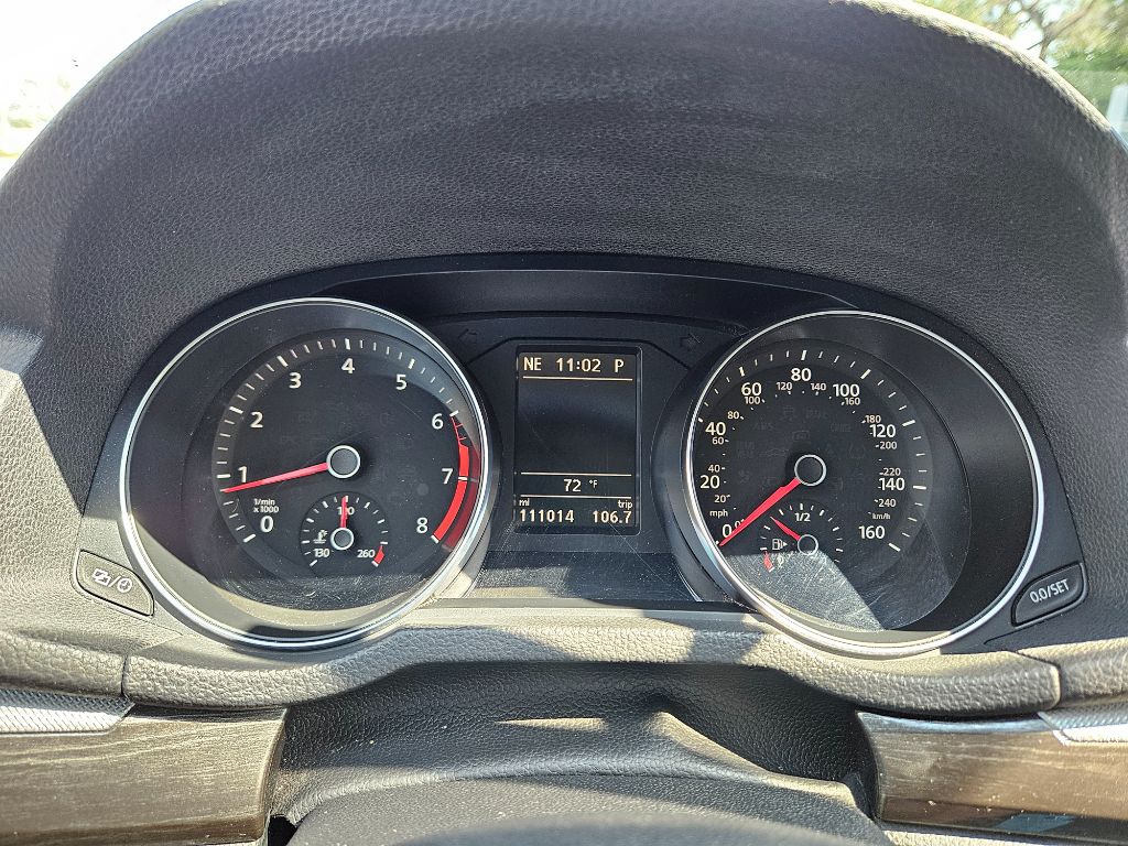 2016 Volkswagen Passat SE photo