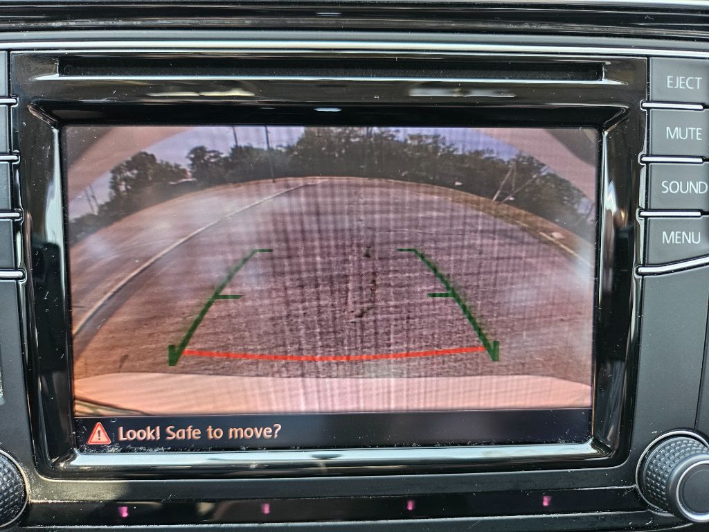 2016 Volkswagen Passat SE photo