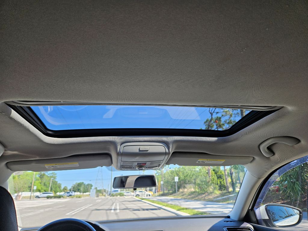 2016 Volkswagen Passat SE photo