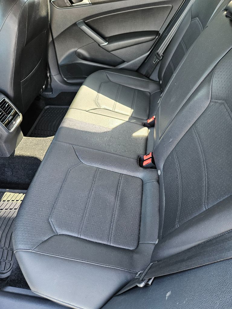 2016 Volkswagen Passat SE photo
