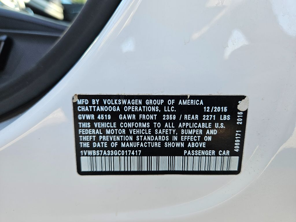 2016 Volkswagen Passat SE photo