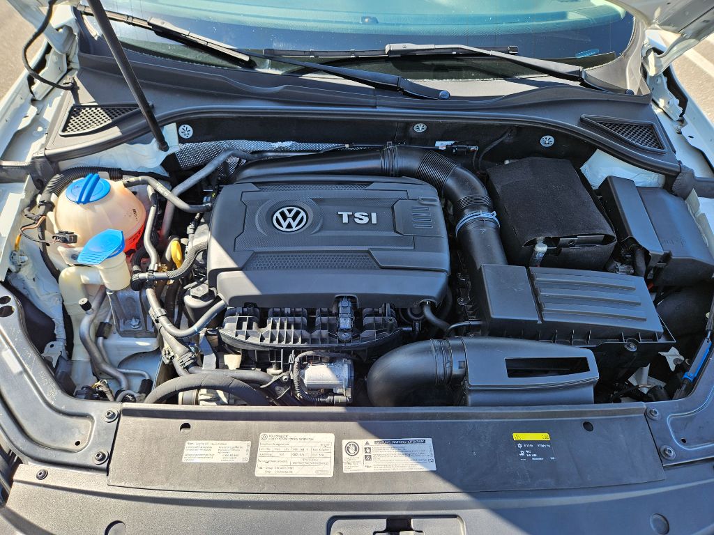 2016 Volkswagen Passat SE photo