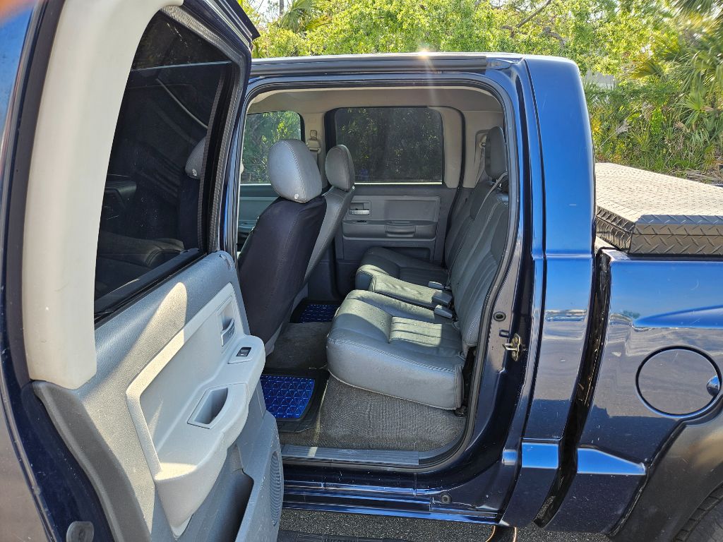 2006 Dodge Dakota Laramie photo