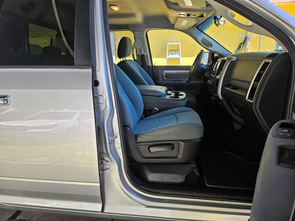 2017 RAM 1500 SLT photo