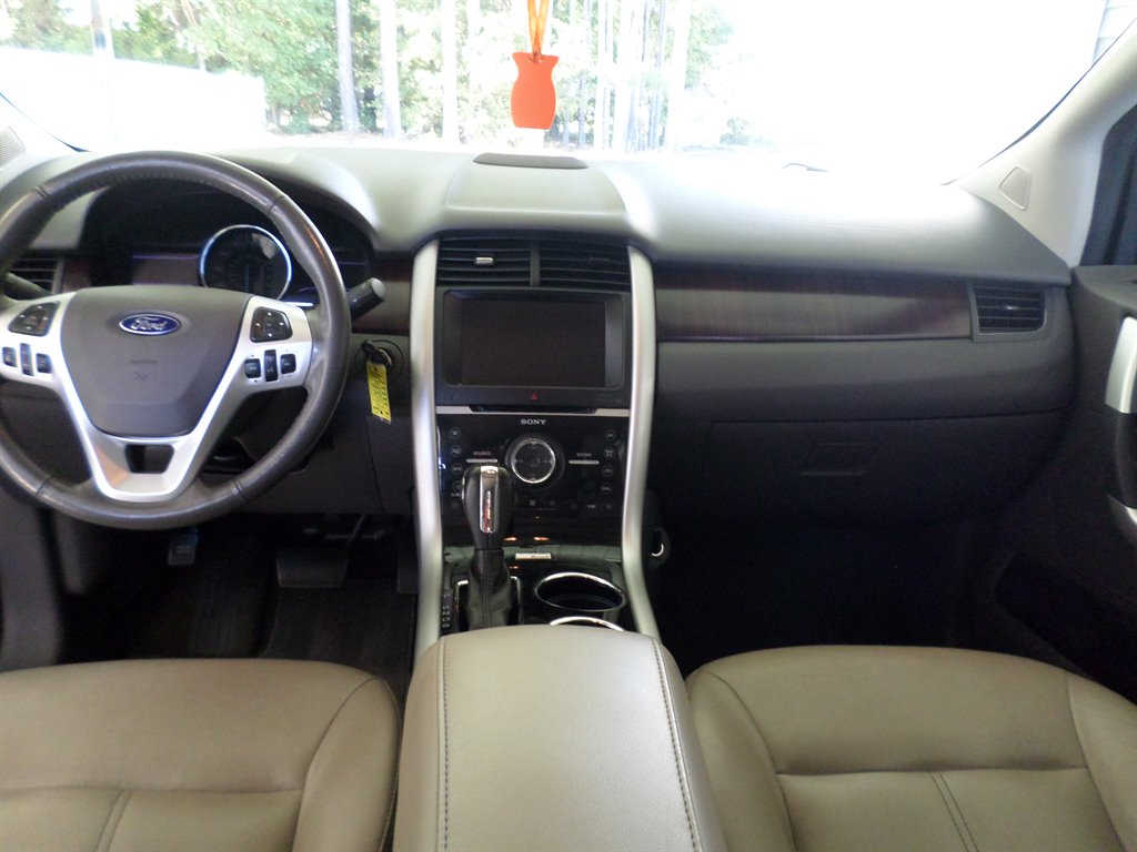 The 2013 Ford Edge Limited