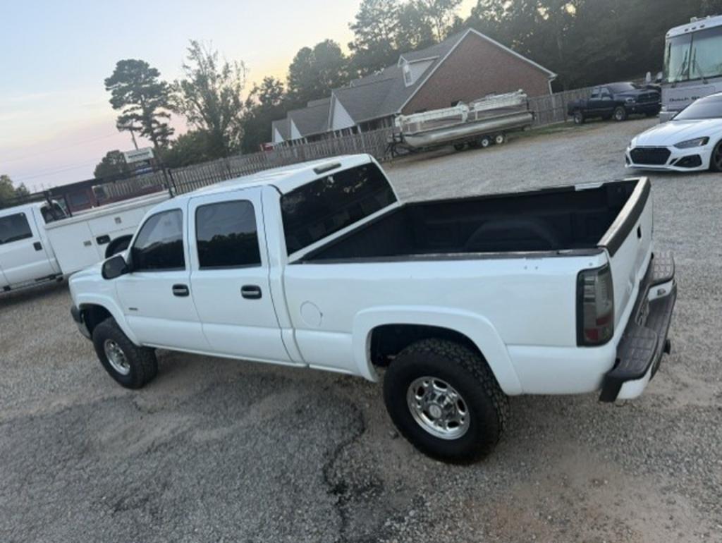 2004 Chevrolet Silverado - $9,500