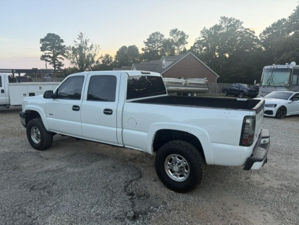 2004 Chevrolet Silverado - $9,500