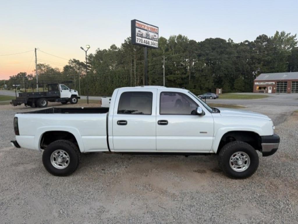 2004 Chevrolet Silverado - $9,500