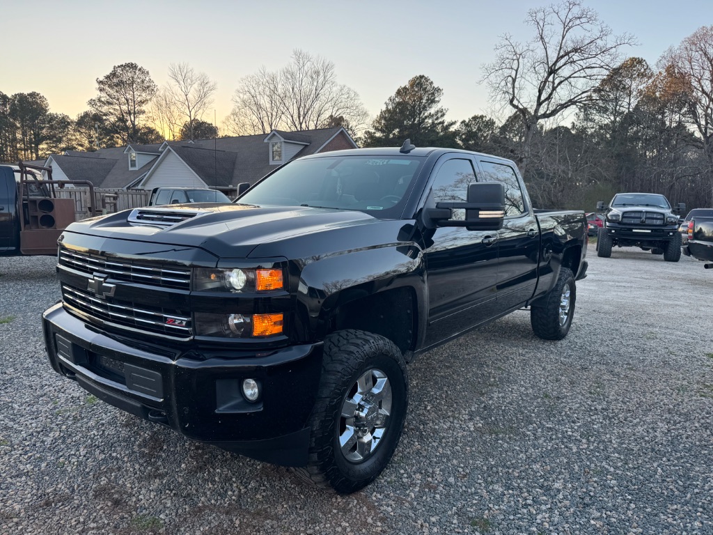 2018 Chevrolet Silverado 2500 LT photo