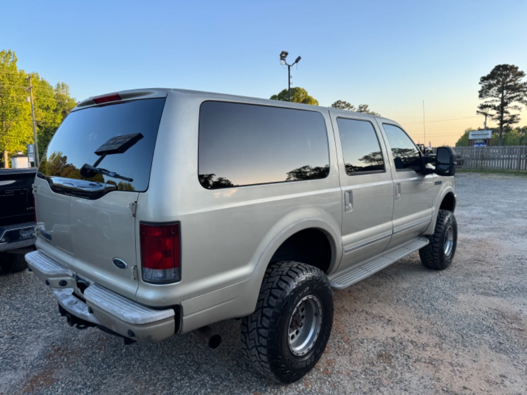 2004 Ford Excursion Limited photo