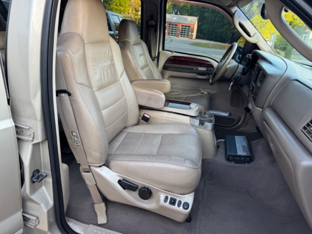 2004 Ford Excursion Limited photo