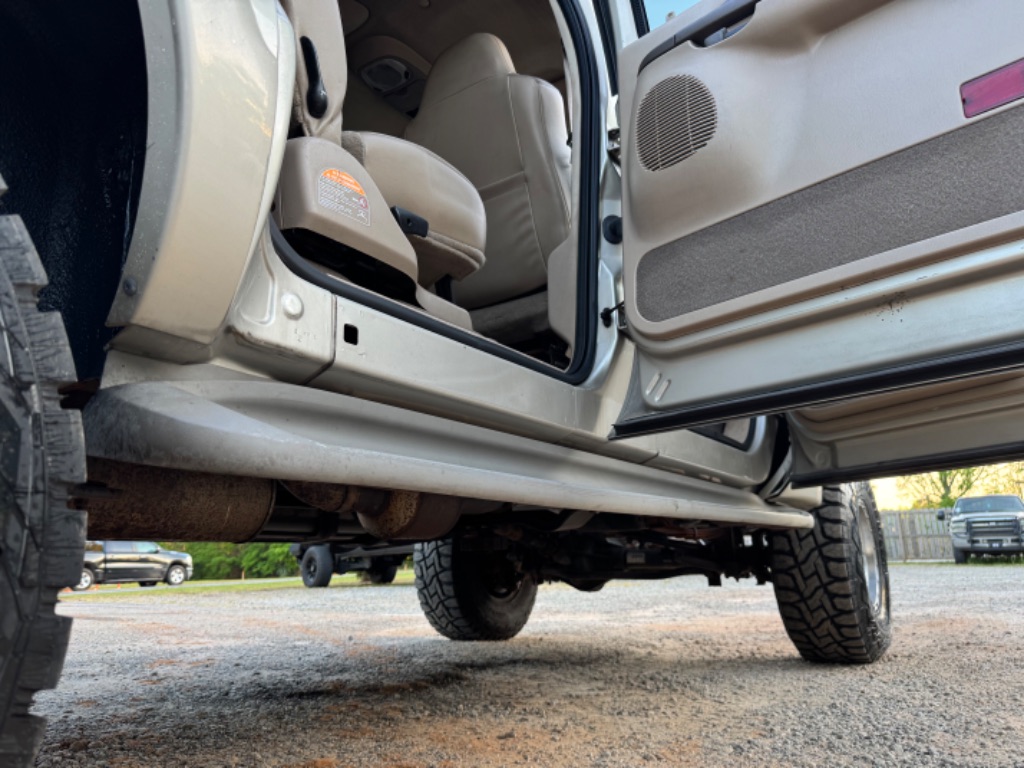 2004 Ford Excursion Limited photo