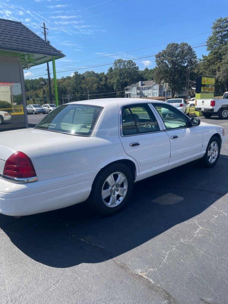 2008 Ford Crown Victoria - $3,500