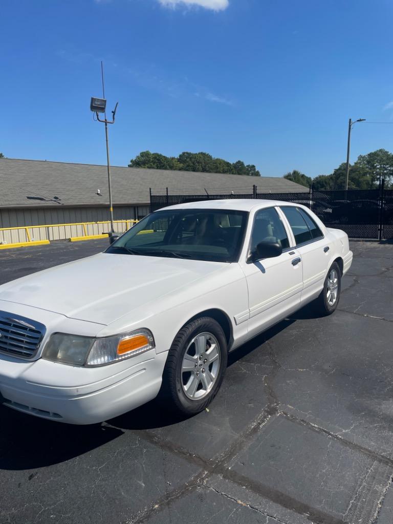 2008 Ford Crown Victoria - $3,500