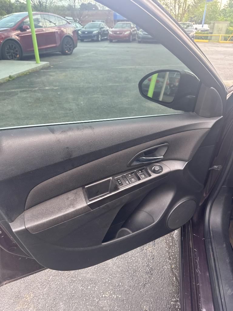 2015 Chevrolet Cruze - $4,000