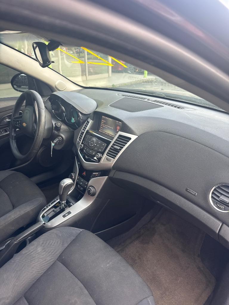 2015 Chevrolet Cruze - $4,000